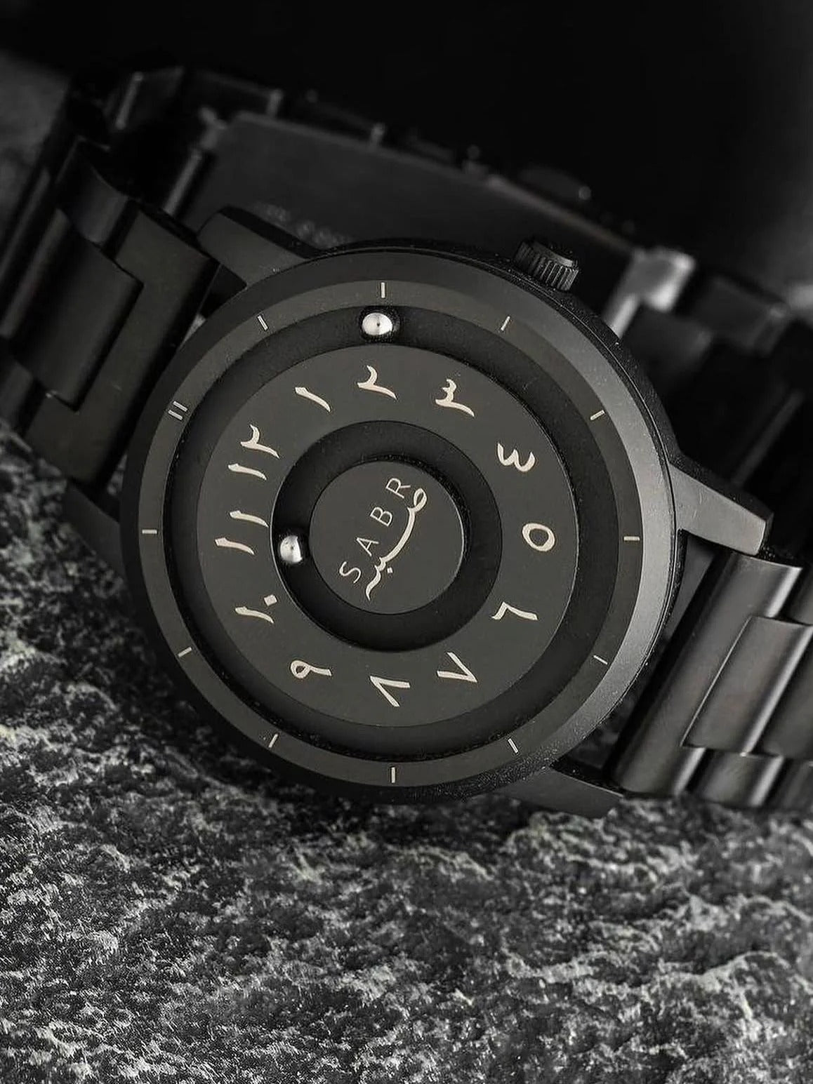 SaBr Magnetic Luna – Black | Sleek, Minimal & Effortlessly Magnetic